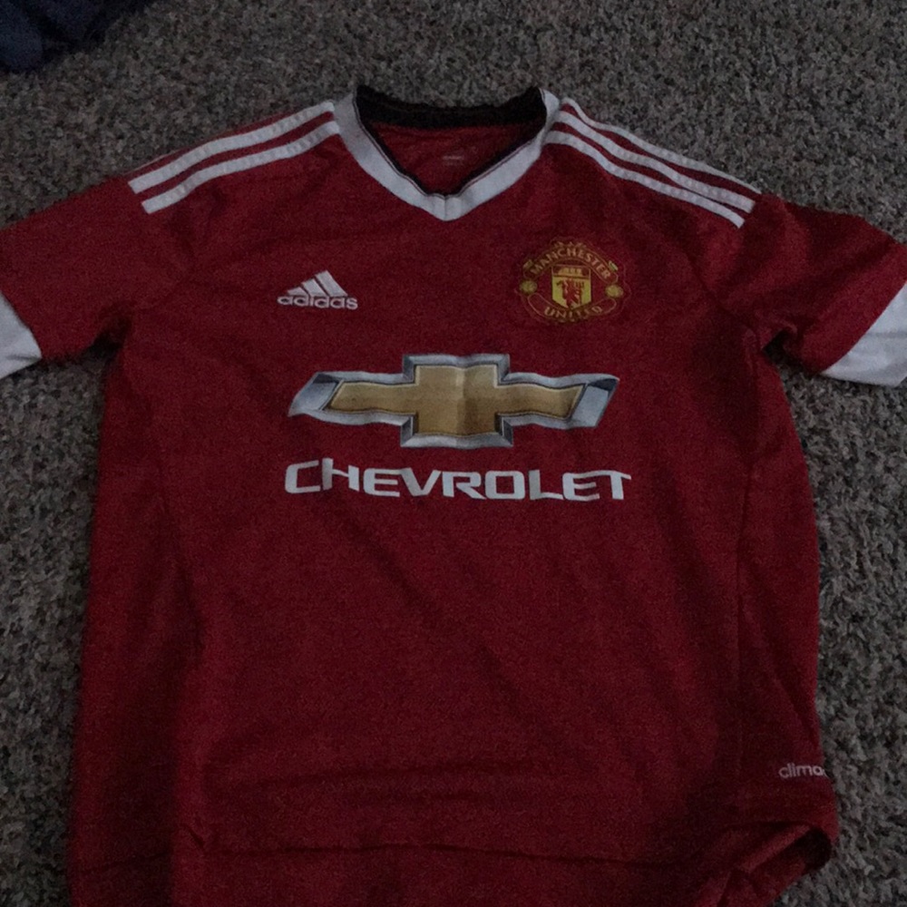 youth large Man U jersey